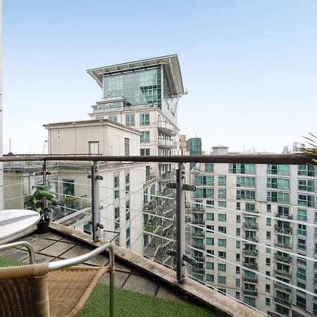 St George River Apartment Londra Esterno foto