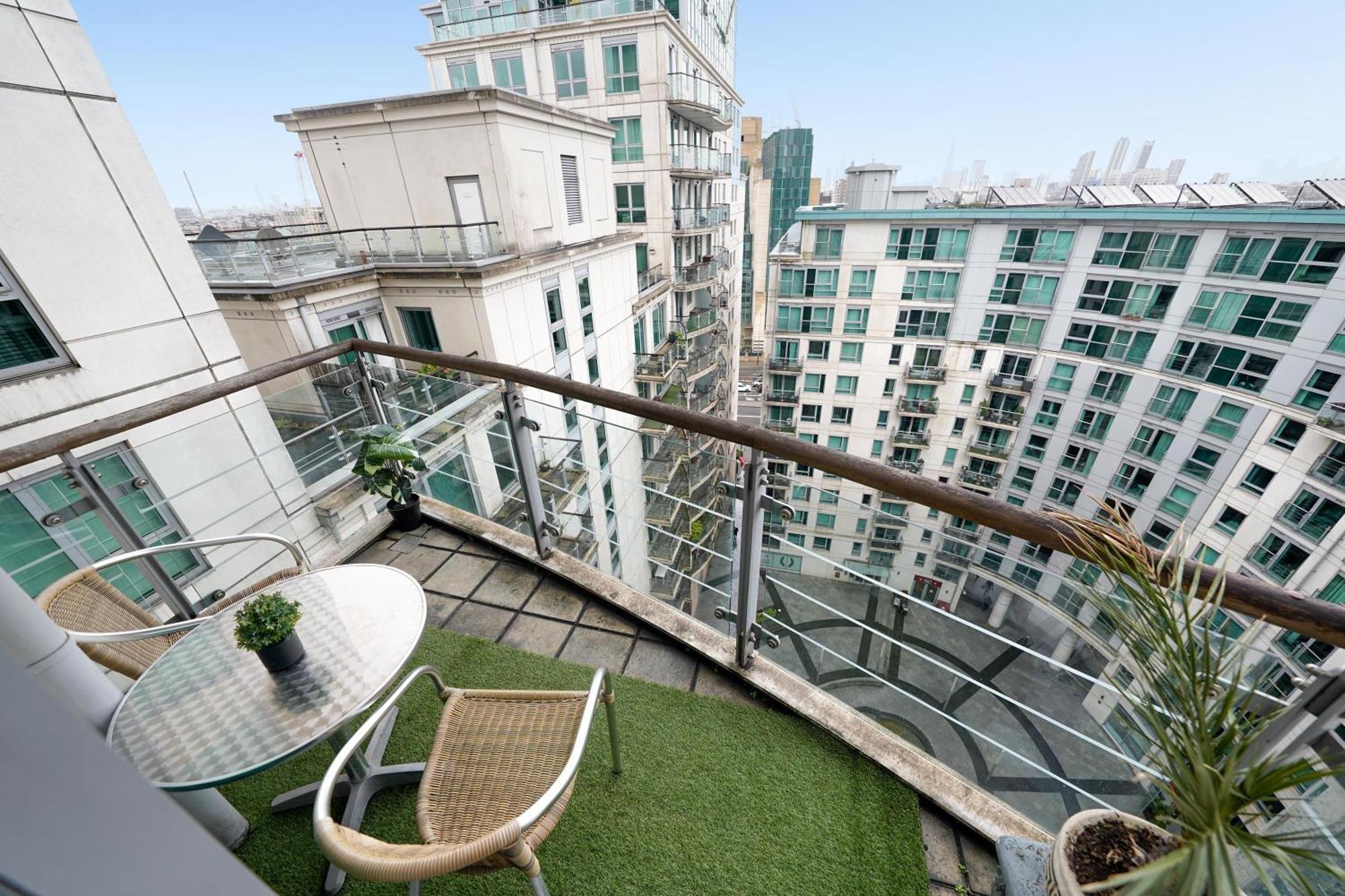 St George River Apartment Londra Esterno foto